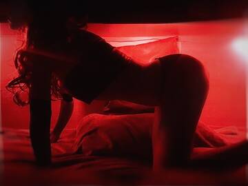 Profilo in rosso